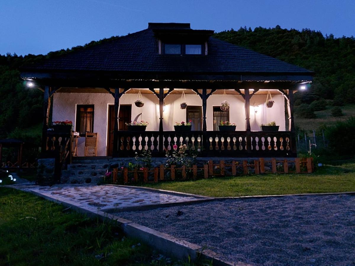 Villa Casuta Din Rusca Sebesu de Jos Esterno foto
